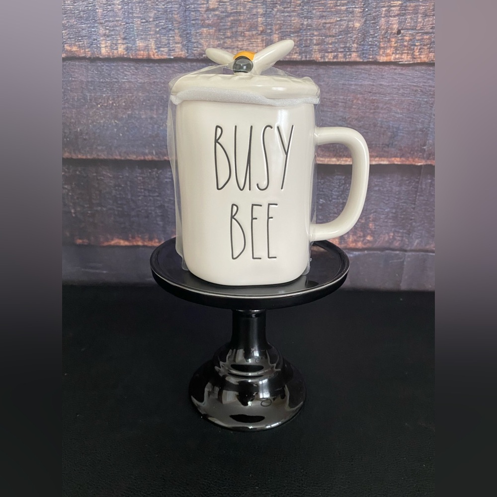 Rae Dunn Busy Bee Topper Mug 🐝